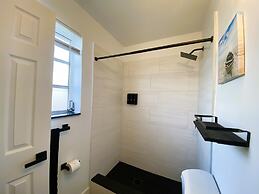 Delight Retreat Apt 4 Min Walk to Beach