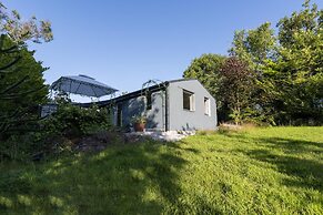 Newly Renovated, Stylish Self-catering Apartment