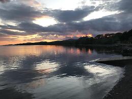 Newly Renovated, Stylish Self-catering Apartment