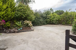 Newly Renovated, Stylish Self-catering Apartment