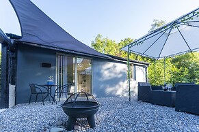 Newly Renovated, Stylish Self-catering Apartment