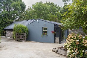 Newly Renovated, Stylish Self-catering Apartment