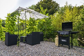 Newly Renovated, Stylish Self-catering Apartment