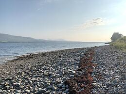 Newly Renovated, Stylish Self-catering Apartment