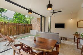 Luxury 2 Bedroom Suite Private Pool TL01