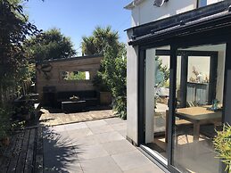 Sunnyview 5-bed House in Kingsbridge With Parking