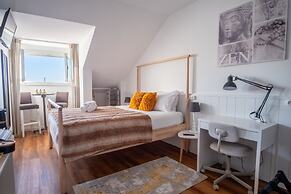 Naval Guest House & Bistrô