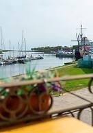 Naval Guest House & Bistrô