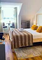 Naval Guest House & Bistrô