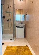 Naval Guest House & Bistrô