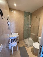 Naval Guest House & Bistrô