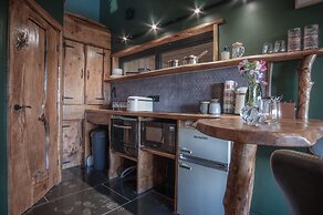 Tawny Lodge - 1 Bedroom - Blossom Farm