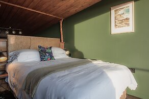 Tawny Lodge - 1 Bedroom - Blossom Farm