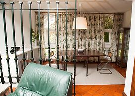 Captivating 6-bed House in Grijó