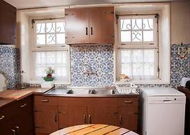 Captivating 6-bed House in Grijó