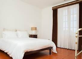 Captivating 6-bed House in Grijó