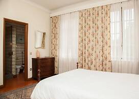 Captivating 6-bed House in Grijó