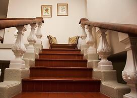 Captivating 6-bed House in Grijó