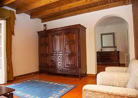 Captivating 6-bed House in Grijó