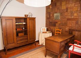 Captivating 6-bed House in Grijó