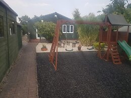 Beautiful and Secluded ,detached Garden Apartment