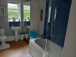 Beautiful and Secluded ,detached Garden Apartment