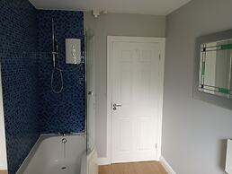 Beautiful and Secluded ,detached Garden Apartment