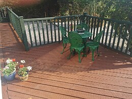 Beautiful and Secluded ,detached Garden Apartment