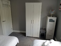 Beautiful and Secluded ,detached Garden Apartment