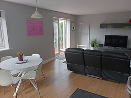 Beautiful and Secluded ,detached Garden Apartment