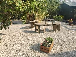 Beautiful and Secluded ,detached Garden Apartment