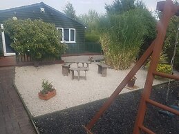 Beautiful and Secluded ,detached Garden Apartment