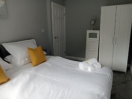 Beautiful and Secluded ,detached Garden Apartment