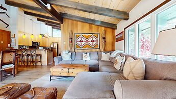 Chateau Sans Nom #19 4 Bedroom Condo by RedAwning