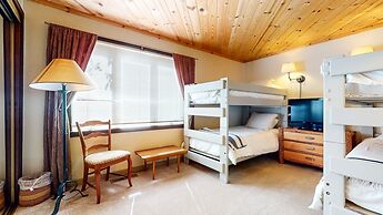 Chateau Sans Nom #19 4 Bedroom Condo by RedAwning