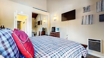 Chamonix #72 2 Bedroom Condo by Redawning