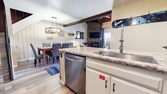 Chamonix #72 2 Bedroom Condo by Redawning