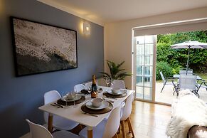 Riverwalk Apartment One