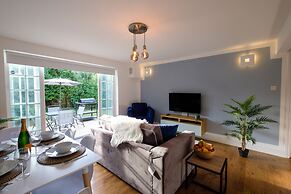 Riverwalk Apartment One