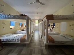 hotel y hostal nojoch che