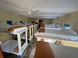 hotel y hostal nojoch che