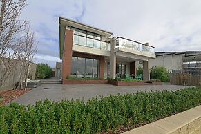 Luxury Waterfront SpaciousHouse Lakeview