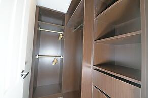 Luxury Waterfront SpaciousHouse Lakeview