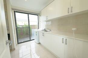 Luxury Waterfront SpaciousHouse Lakeview