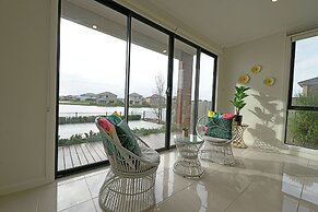 Luxury Waterfront SpaciousHouse Lakeview