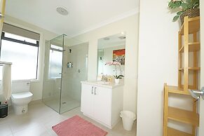 Luxury Waterfront SpaciousHouse Lakeview