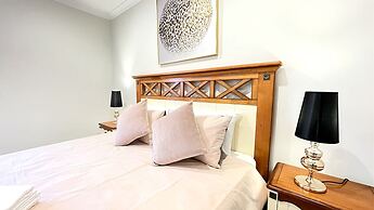 Luxury Waterfront SpaciousHouse Lakeview