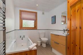 The Bluebell - Luxury Lodge With Hot Tub