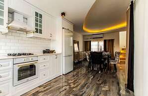 Luxurious Villa With Private Pool in Antalya