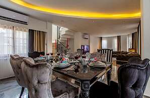 Luxurious Villa With Private Pool in Antalya